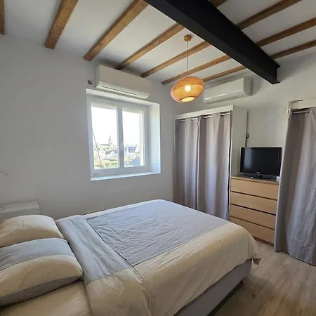 Ancienne Ferme Avec Piscine Et Jardin - Animaux Bienvenus بيت للعطل